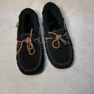 Cloud Nine Sheepskin Womens Slip On Moccasin Flats Size 7 New